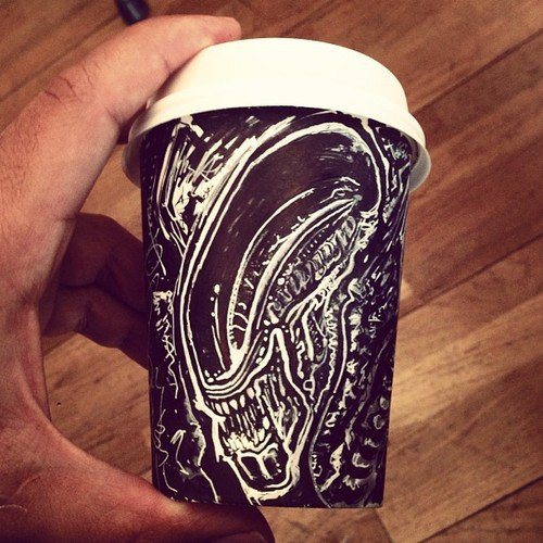 Рисунки на стаканчиках